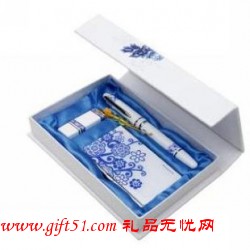 送領(lǐng)導(dǎo)禮品禮物,中國會(huì)議禮品,青花三件套定制